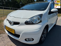 Toyota Aygo - 1.0-12V Dynamic Navigator AUTOMAAT|airco|navigatie