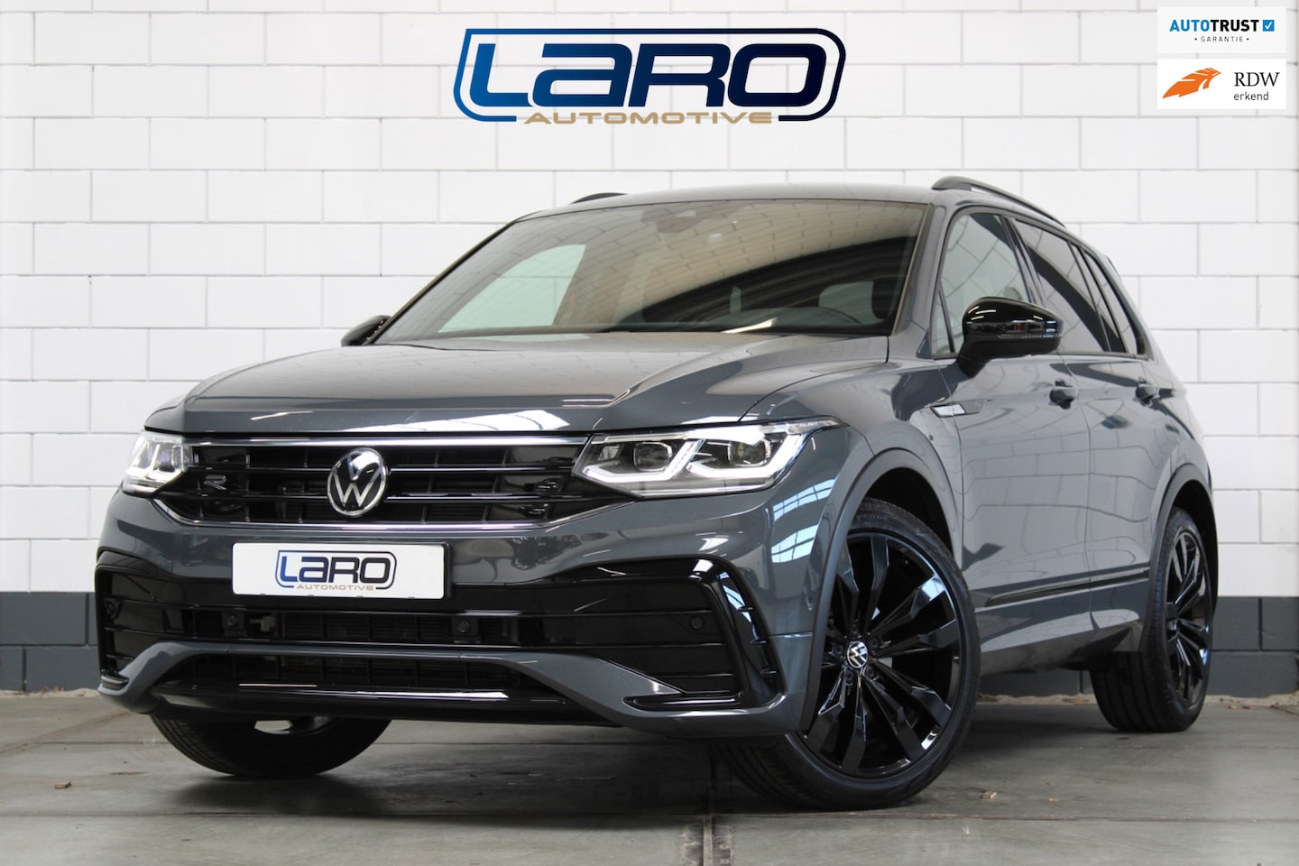 Volkswagen Tiguan - 1.5 TSI R-Line |Trekhaak IQ.Lights Camera Sfeer CarPlay Elek kofferklep - AutoWereld.nl