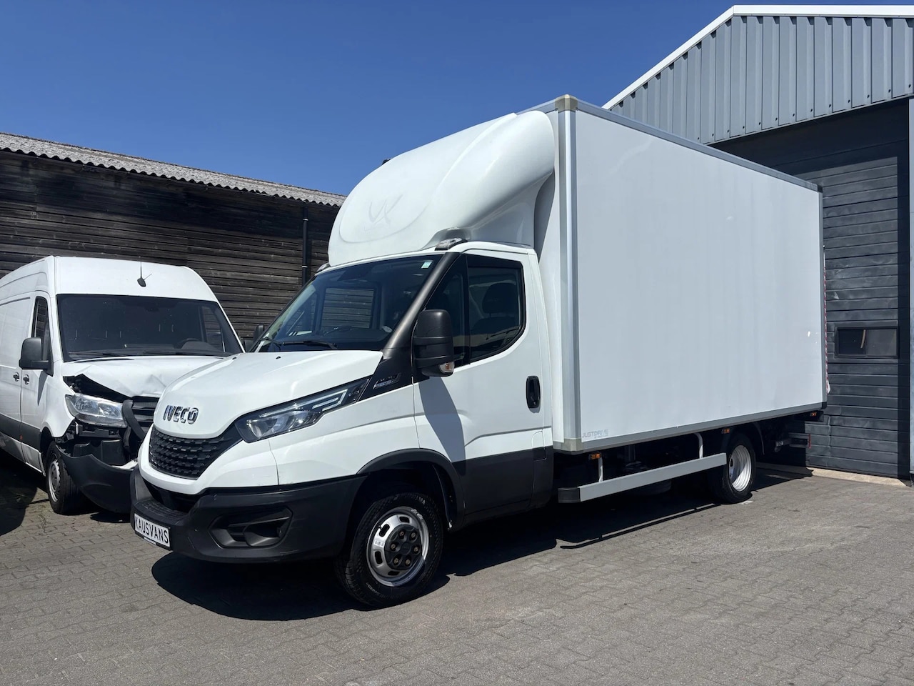 Iveco Daily - 35C18 Hi Matic 3.0 Liter Airco Cruisecontrol Xenon - AutoWereld.nl