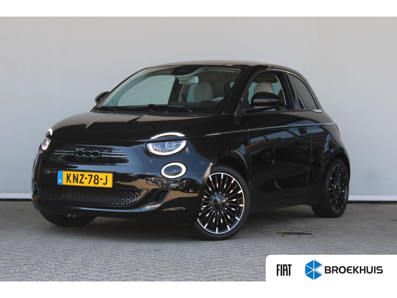 Fiat 500 - La Prima 42 kWh | Navigatie | Panoramadak | Camera | LED koplampen | Lederen bekleding | - AutoWereld.nl