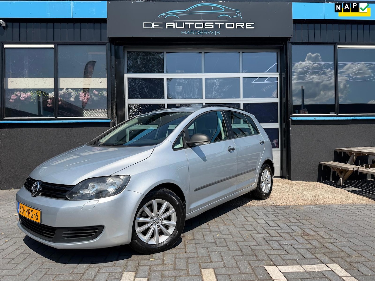 Volkswagen Golf Plus - 1.2 TSI Trendline BlueMotion Navi AIrco Cruise Stoelverwarming Trekhaak Nette Auto !!! - AutoWereld.nl