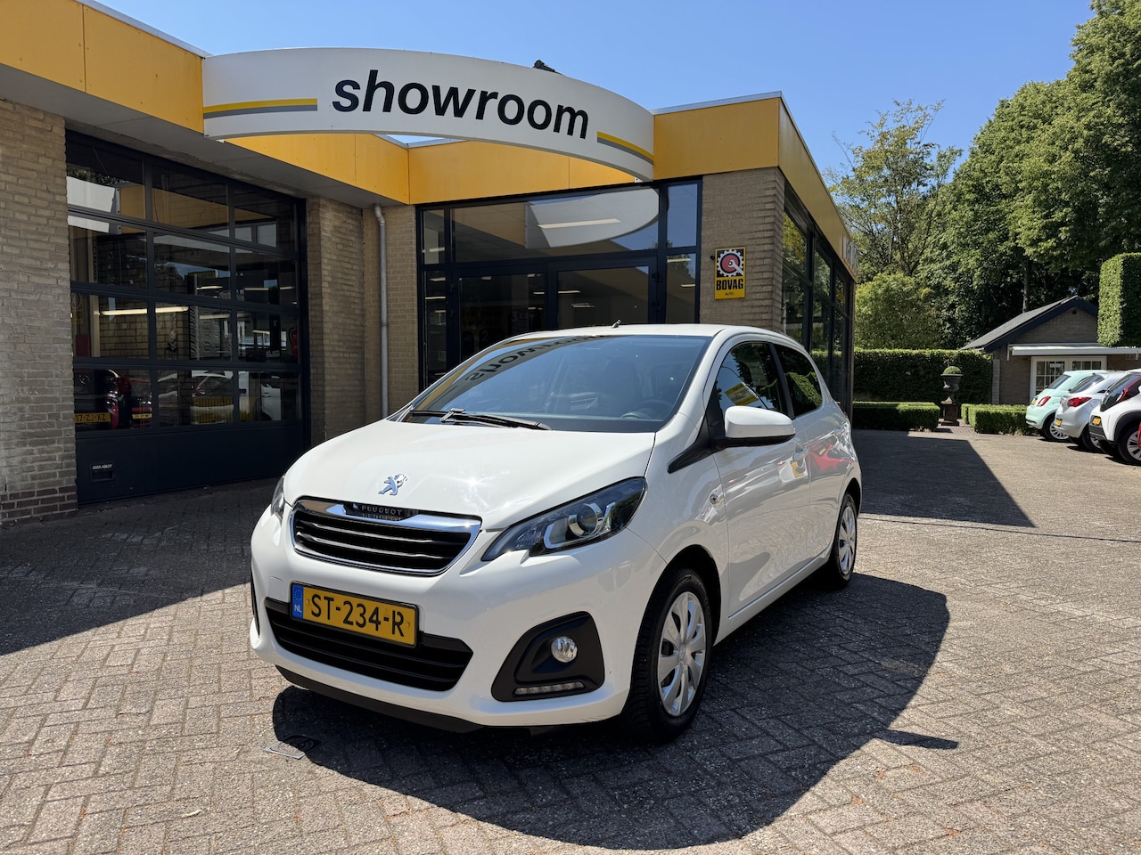 Peugeot 108 - 1.0 e-VTi Active Automaat Airco Carplay - AutoWereld.nl
