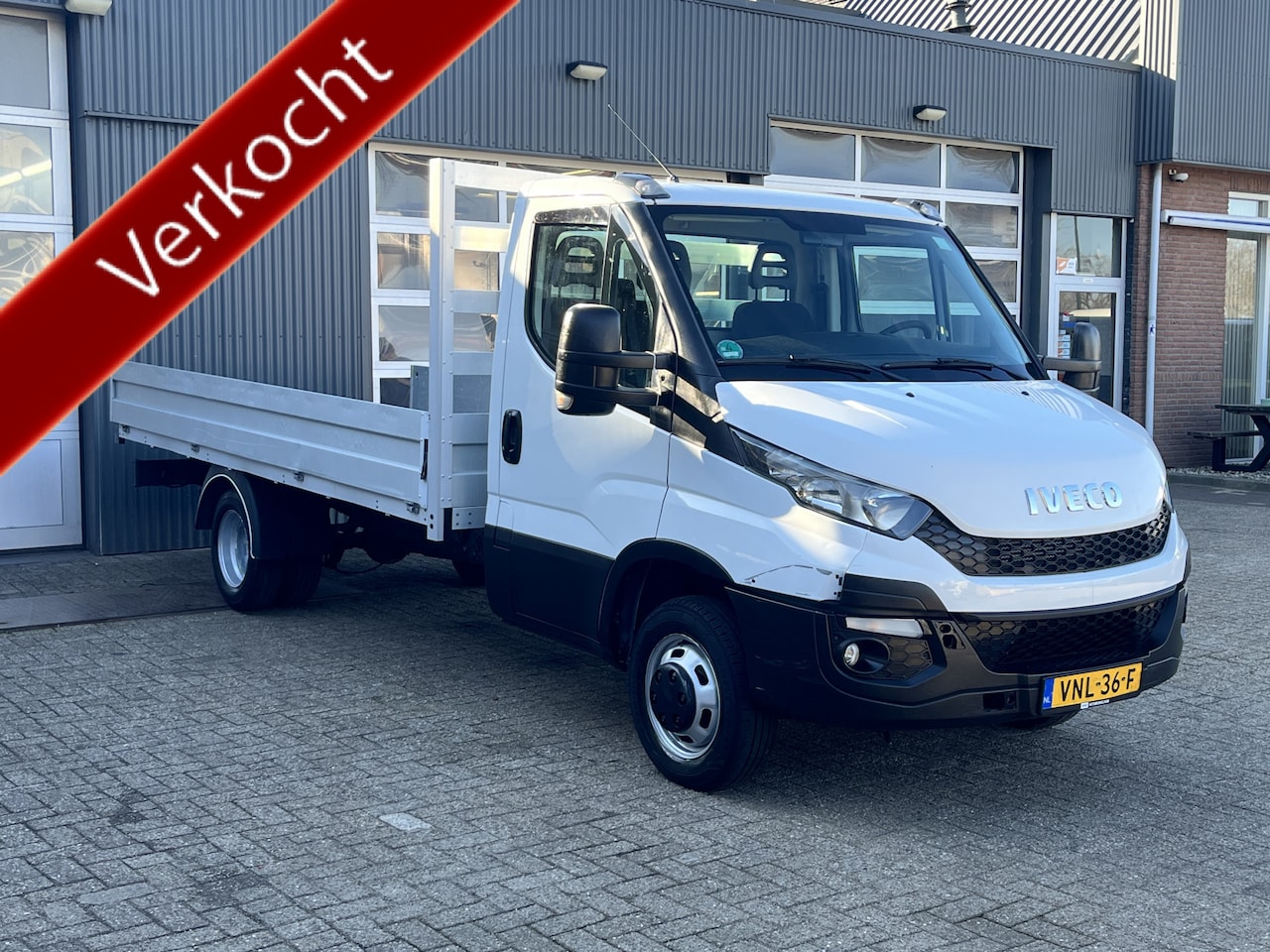 Iveco Daily - 35C15 3.0 410 Openlaadbak Pick-up Dubbele lucht Trekhaak 3500kg trekgewicht Cruise control - AutoWereld.nl