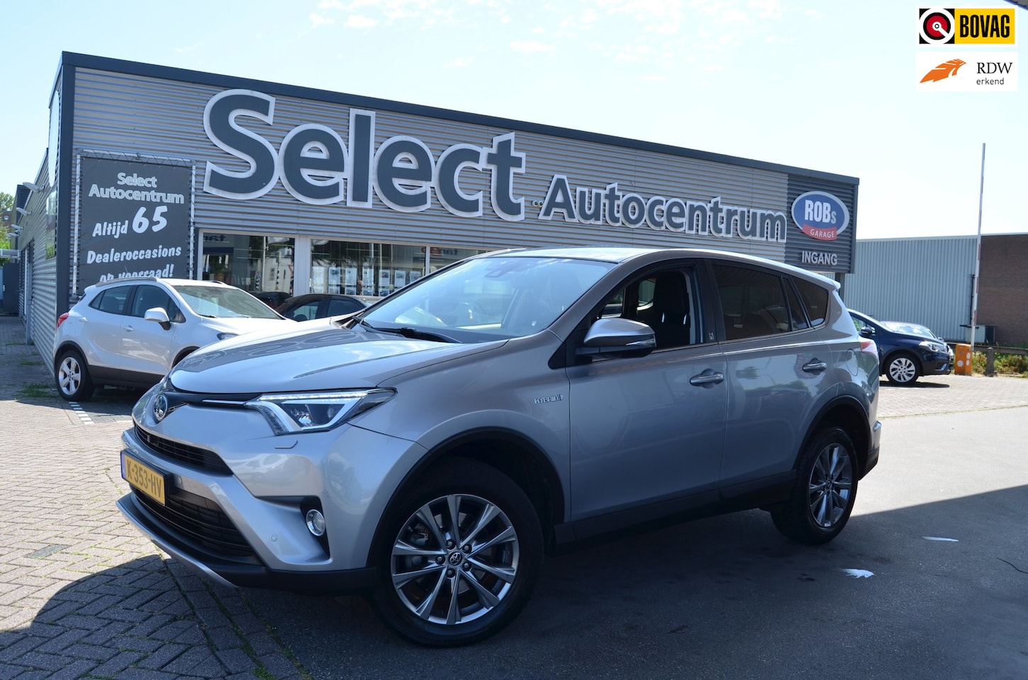 Toyota RAV4 - 2.5 Hybrid Dynamic|NAVI|TREKHAAK|CAMERA|STOELVERW.|DEALER ONDERH. - AutoWereld.nl