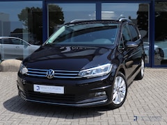 Volkswagen Touran - 1.5 TSI | Automaat | Highline | 7 P. | Adapt. Cruise Control | Pano | Navi | Winter Pakket