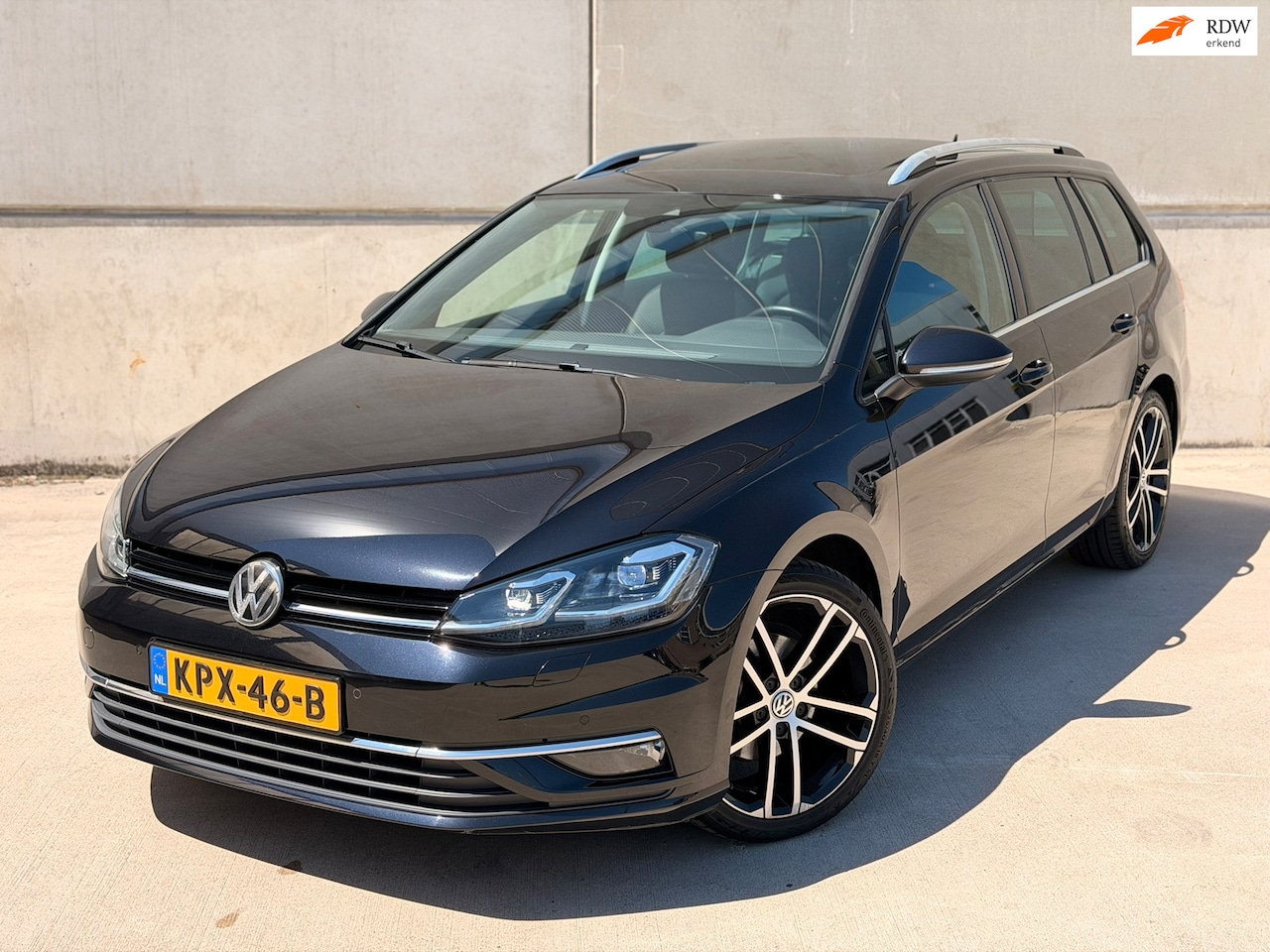 Volkswagen Golf Variant - 1.4 TSI Highline DSG Pano Trekh Massage CarPlay LED ACC - AutoWereld.nl