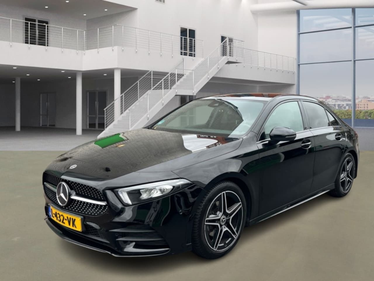 Mercedes-Benz A-klasse - 200 Business Solution AMG|Trekhaak|Cam|Stoel Verw|Led|Navi|Leder/Alcantara - AutoWereld.nl