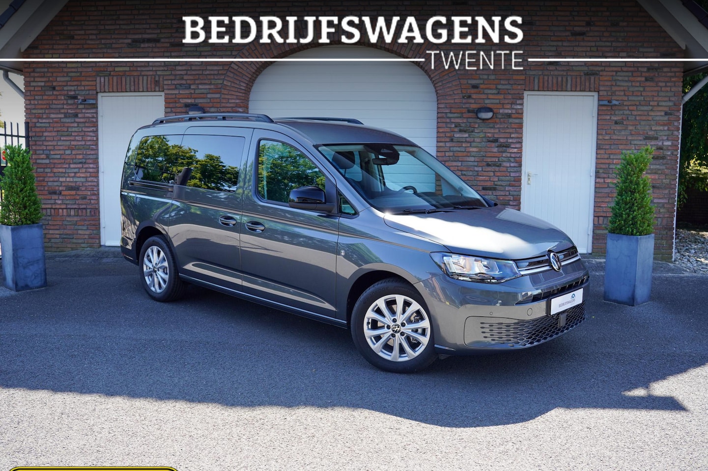 Volkswagen Caddy Maxi - 1.5 TSI Hybride Life 7 Zits Apple Carplay Stoelverwarming Achteruitrijcamera - AutoWereld.nl