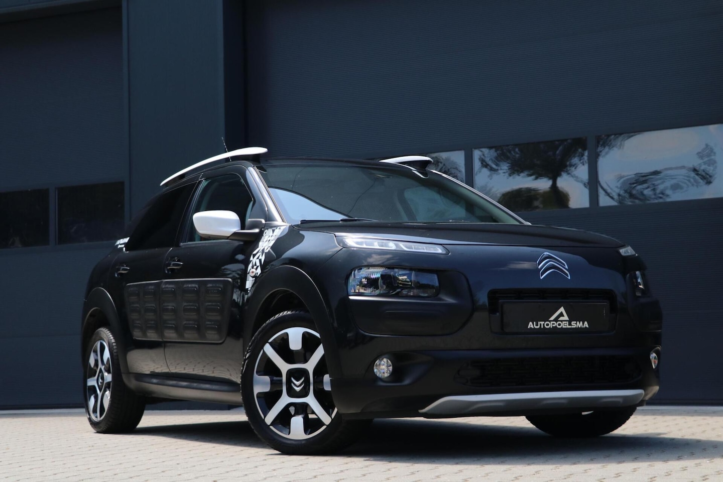 Citroën C4 Cactus - 1.2 PureTech Rip Curl Panoramadak Leder Camera Navi Ecc Uistraling! 113000KM BJ2017 - AutoWereld.nl