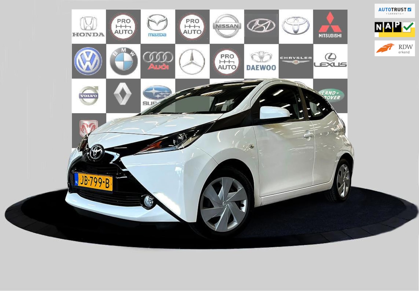 Toyota Aygo - 1.0 VVT-i x-play Navi_Airco_Cruise_Camera - AutoWereld.nl
