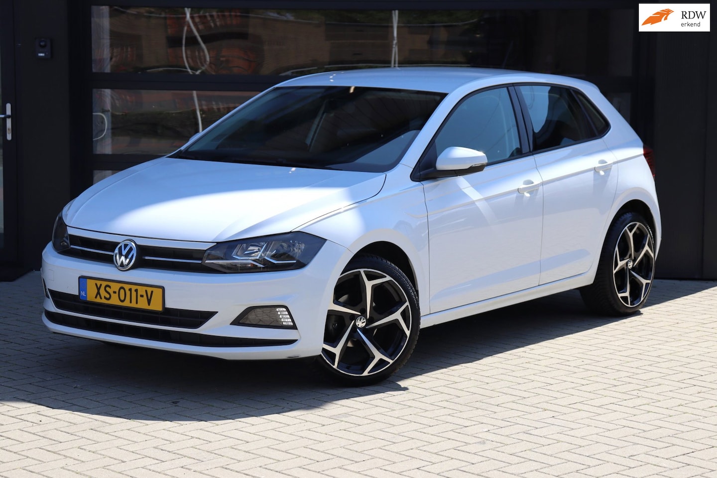 Volkswagen Polo - 1.0 TSI Comfortline Business | Apple Carplay | Adaptive Cruise | LM Velgen | - AutoWereld.nl