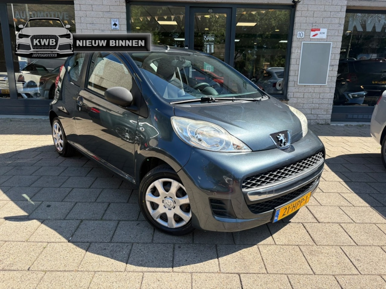 Peugeot 107 - 1.0-12V XR 3Drs Nieuwe apk Weinig KM - AutoWereld.nl