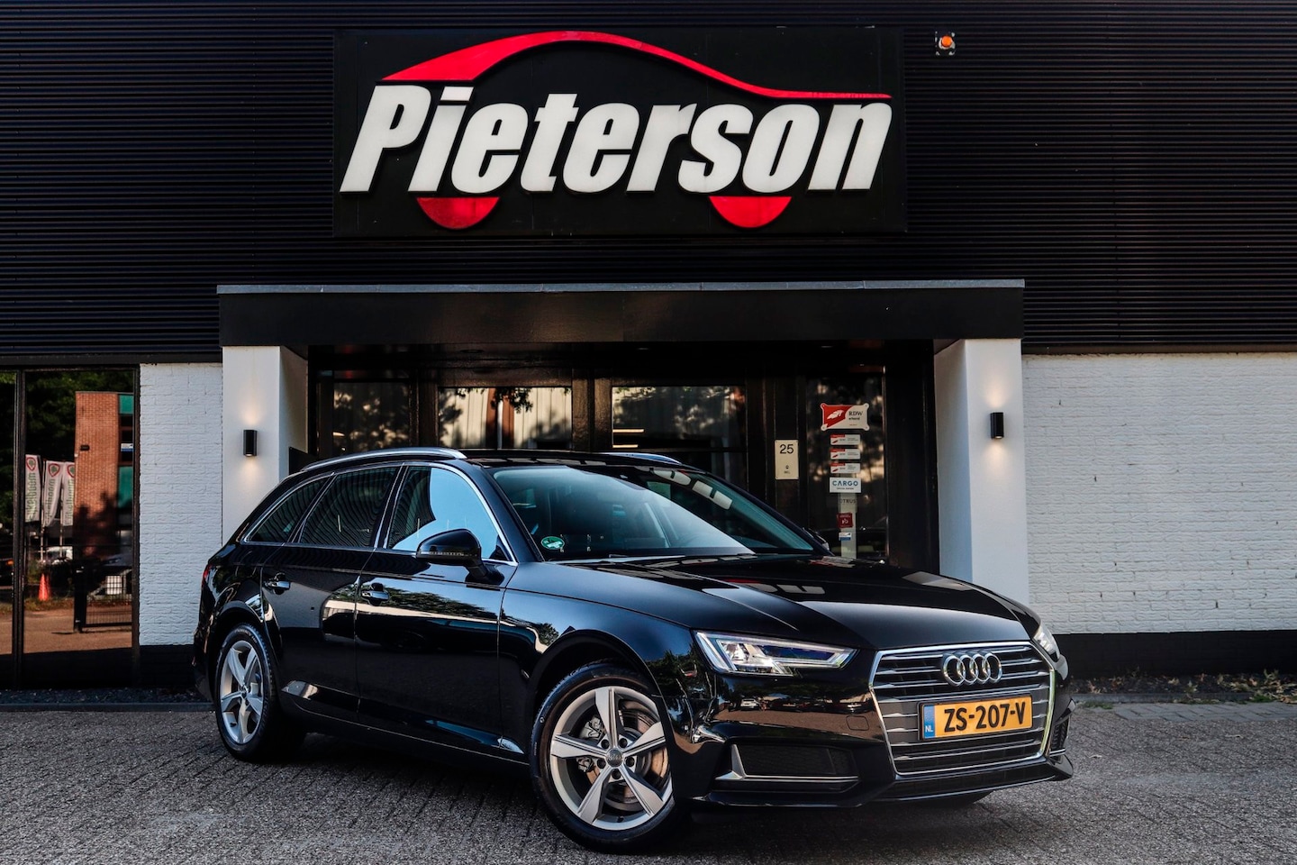 Audi A4 Avant - 35 TFSI FACELIFT NAP TREKHAAK SELECT DRIVE - AutoWereld.nl