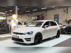 Volkswagen Golf - 1.2 TSI R-Line | 19'' Sportvelgen | Navi | 5-Drs | Clima