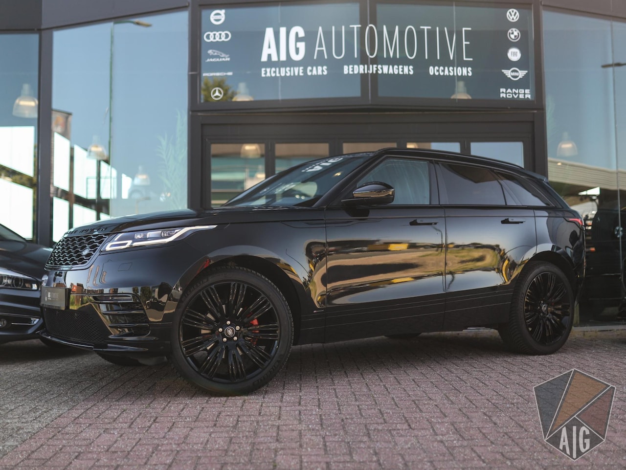 Land Rover Range Rover Velar - 2.0 I4 Turbo AWD R-Dynamic | Leder | Pano | Meridian | Stoel/Stuurverw. - AutoWereld.nl