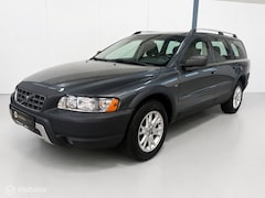 Volvo XC70 - 2.5 T Kinetic AUTOMAAT / LEER
