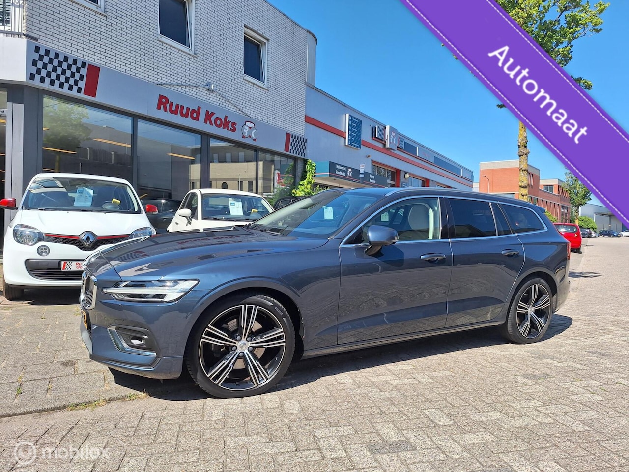 Volvo V60 - 2.0 B3 INSCRIPTION / TREKHAAK • PANORAMADAK • MEM. STOEL • - AutoWereld.nl