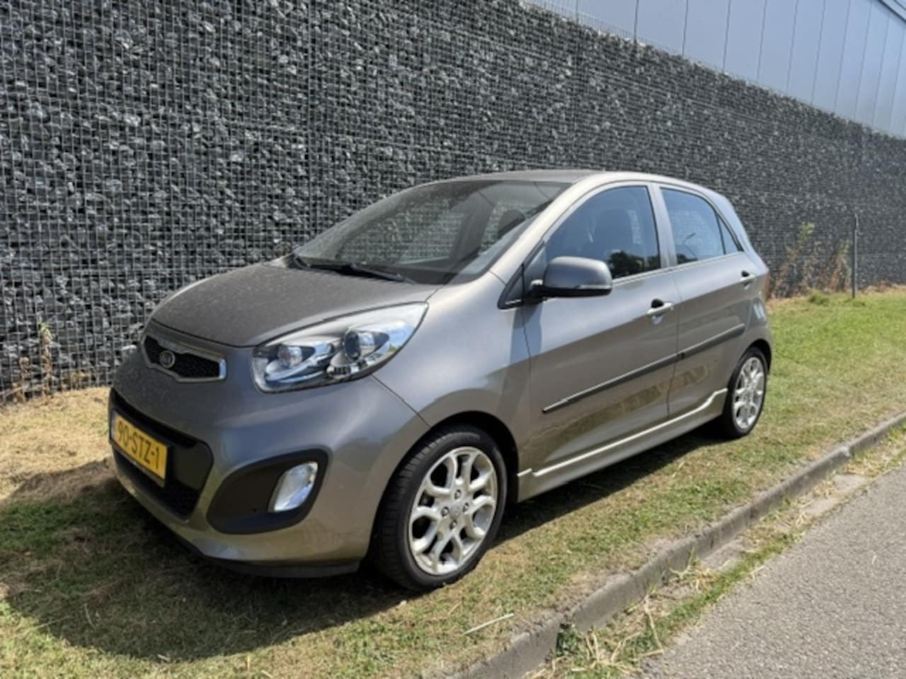 Kia Picanto - 1.2 CVVT Comfort Automaat | Airco | Rijklaar - AutoWereld.nl