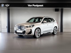 BMW iX1 - eDrive20 67 kWh | M Sport Pro | Stoelverwarming | Achteruitrijcamera | Comfort Access | Tr