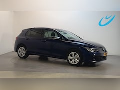 Volkswagen Golf - 1.0 TSI 110pk Life Sfeerverlichting Navigatie Camera App-Connect