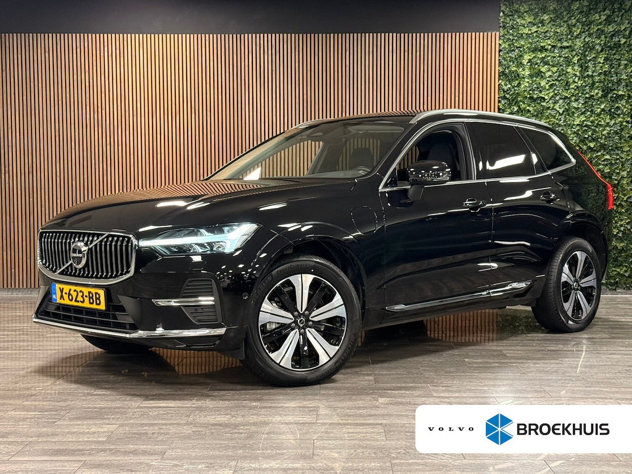 Volvo XC60 - T8 AWD Recharge Plus Bright | Trekhaak | 360° Camera | Harman Kardon | 455pk | All Season - AutoWereld.nl