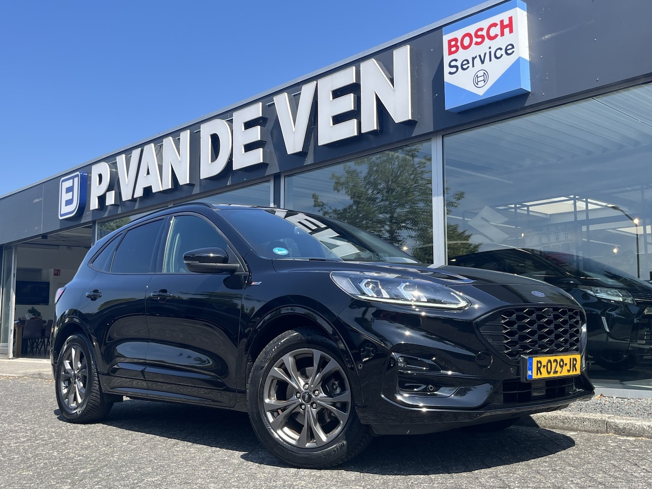 Ford Kuga - 1.5 EcoBoost ST-Line X 150pk/110kW 6-bak - AutoWereld.nl