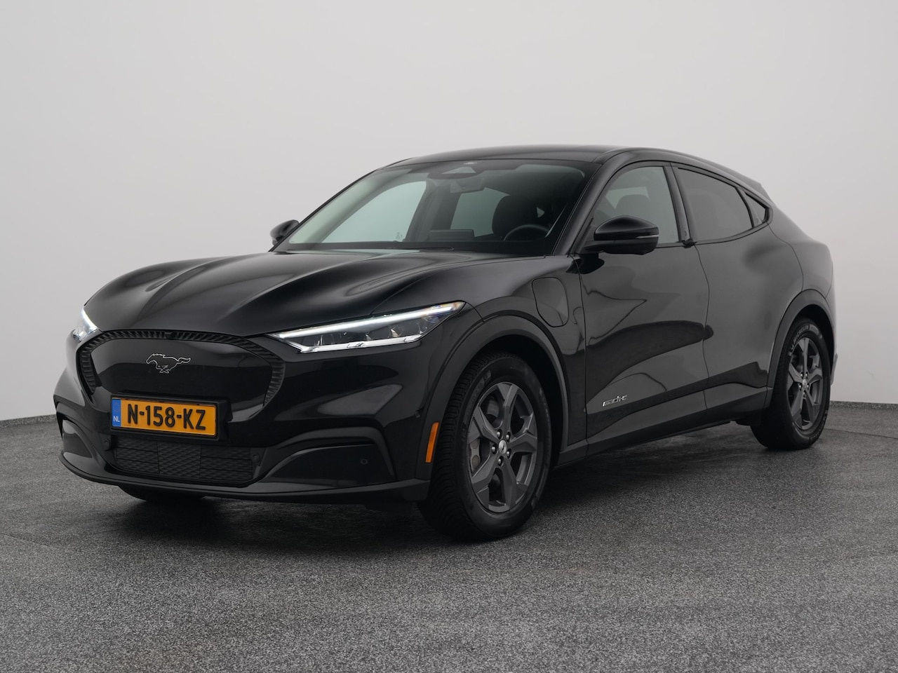 Ford Mustang Mach-E - RWD 75 kWh | 360° | ADAPTIVE | B&O | STOEL- EN STUURVERW. - AutoWereld.nl
