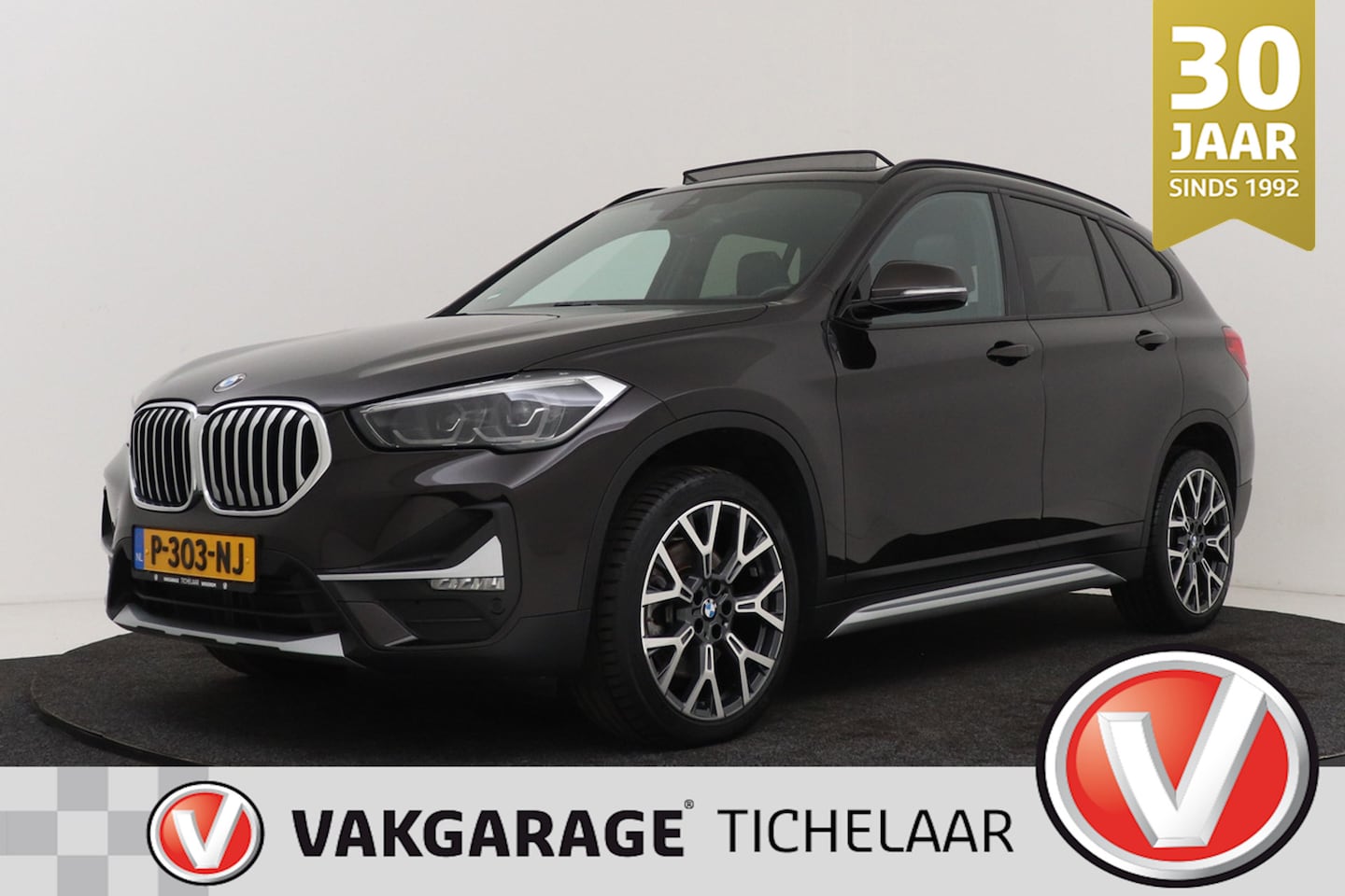 BMW X1 - SDrive20i Business Edition Plus | Panoramadak | Org NL | Dealer Ond. | Camera | Navigatie - AutoWereld.nl
