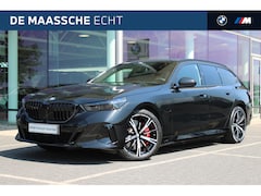 BMW 5-serie Touring - 550e xDrive M Sport Automaat / Trekhaak / Panoramadak / Comfort Access / Adaptieve LED / S