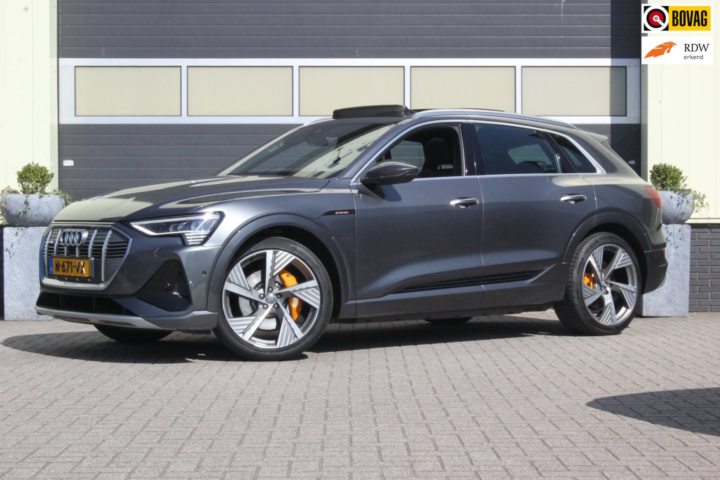 Audi e-tron - 50 quattro S edition 71 kWh | Panoramadak | - AutoWereld.nl
