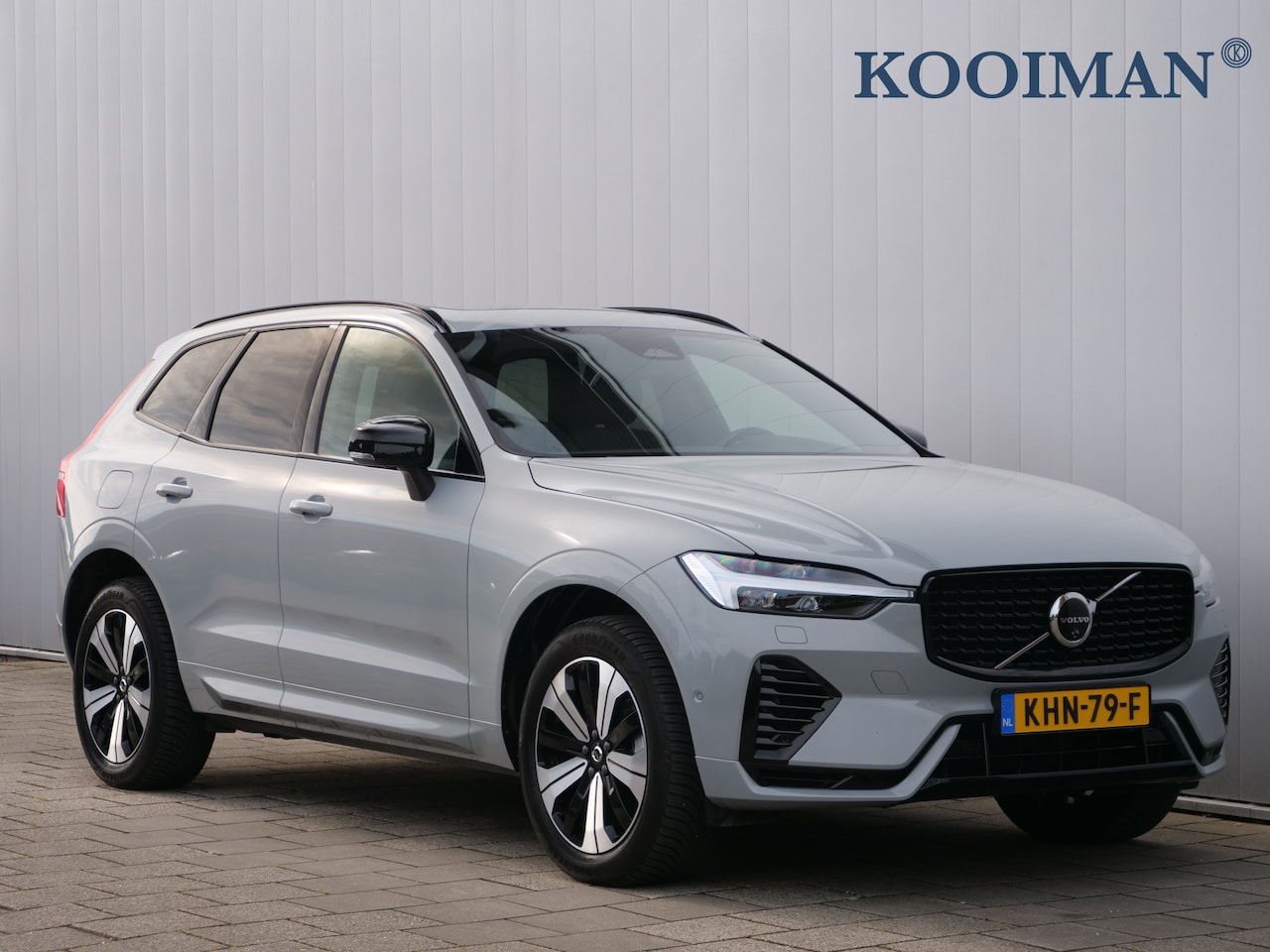 Volvo XC60 - 2.0 T6 350Pk Plug-in hybrid AWD Plus Dark Pano-dak / Adaptive Cruise / 360 Camera / Winter - AutoWereld.nl