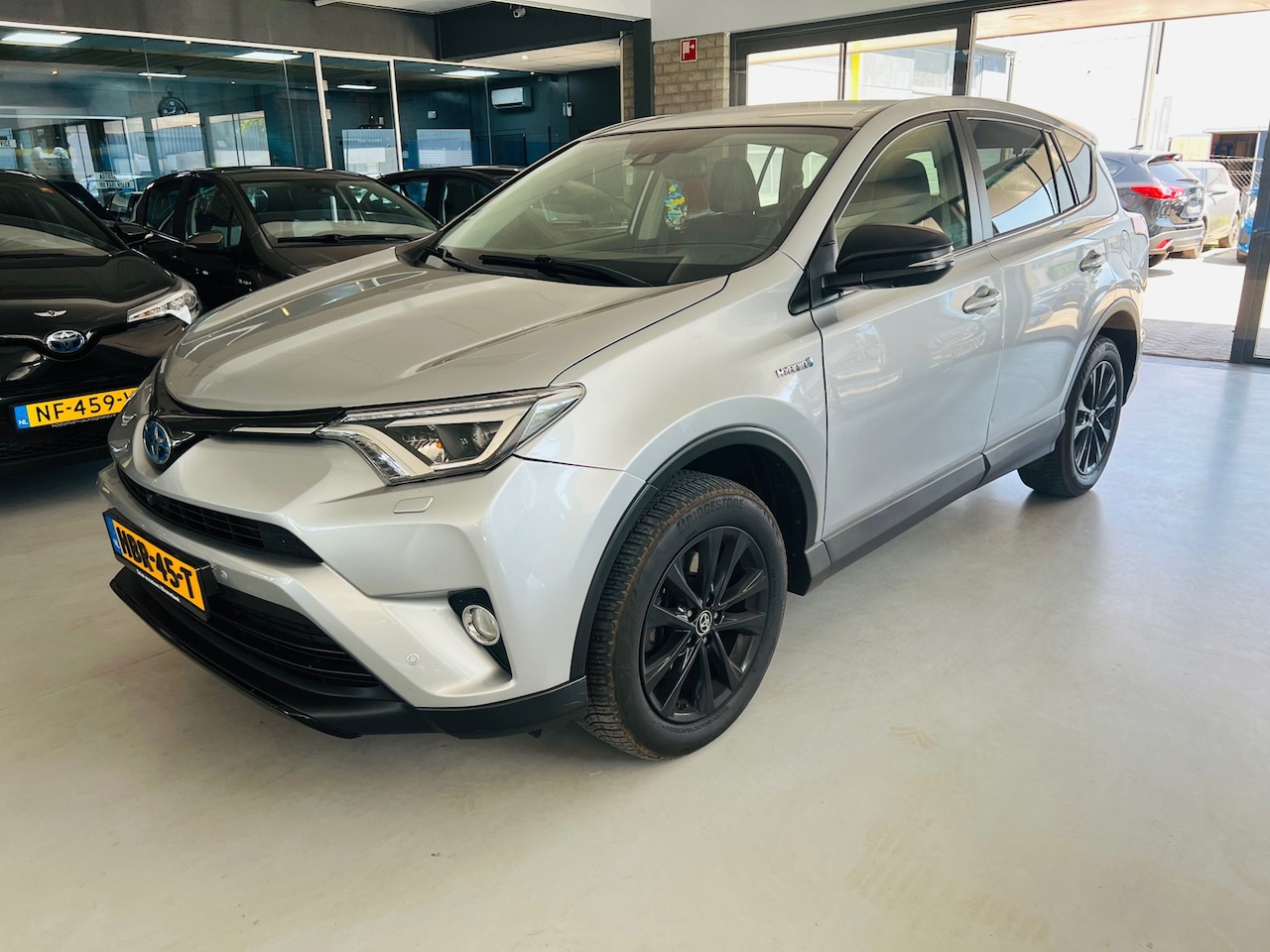 Toyota RAV4 - 2.5 Hybrid AWD Dynamic 2.5 Hybrid AWD Dynamic - AutoWereld.nl