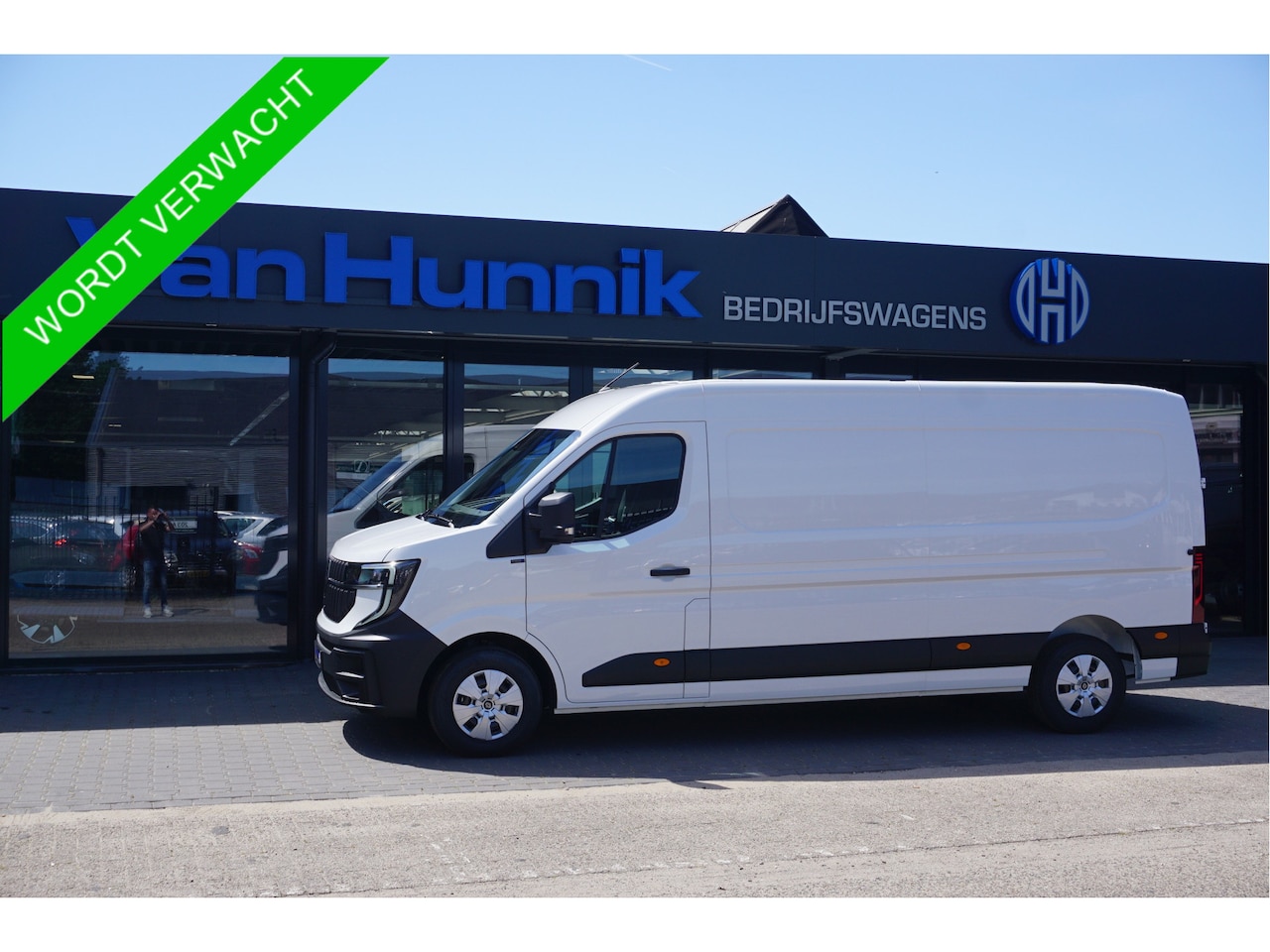 Renault Master E-Tech - T35 L3H2 Extra Long range 87 kWh AUT Airco, Navi, Leder, Betimmering NR. T03* - AutoWereld.nl
