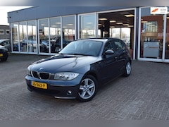 BMW 1-serie - 120i Executive | AUTOMAAT | DAKRAAM| AIRCO | STOELVERWARMING | PARKEERSENSOREN