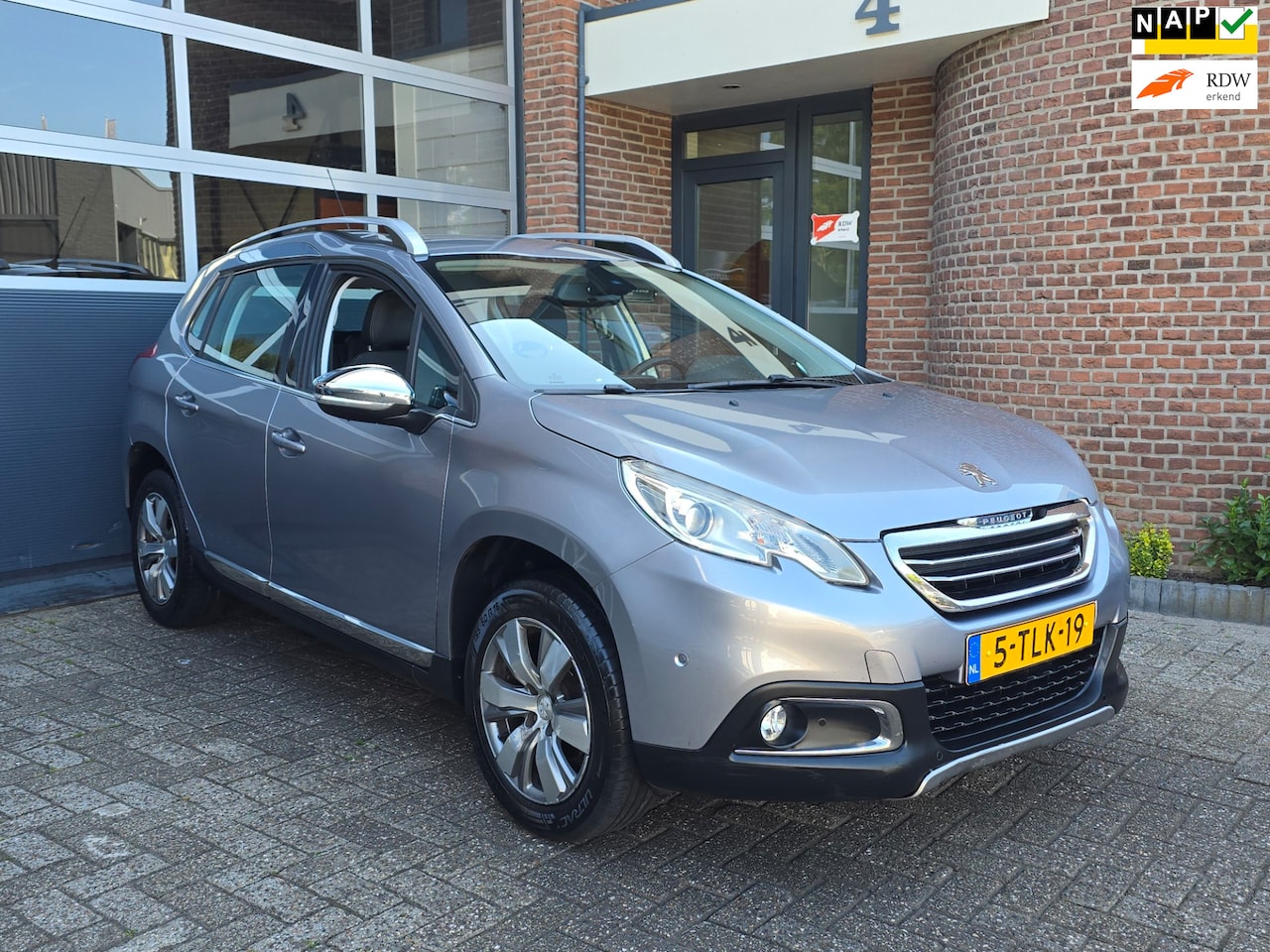 Peugeot 2008 - 1.2 VTi Allure Pack Premium Plus Apk Nieuw |Driem vv |Nap - AutoWereld.nl