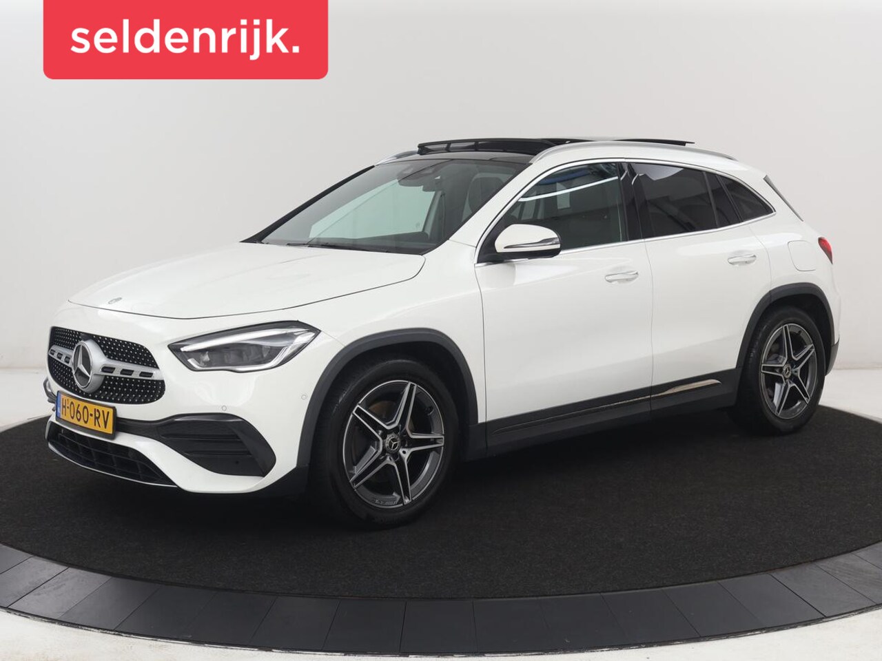Mercedes-Benz GLA-Klasse - 200 AMG Line | Panoramadak | Trekhaak | Head up | Panoramadak | Trekhaak | Head up | Memor - AutoWereld.nl
