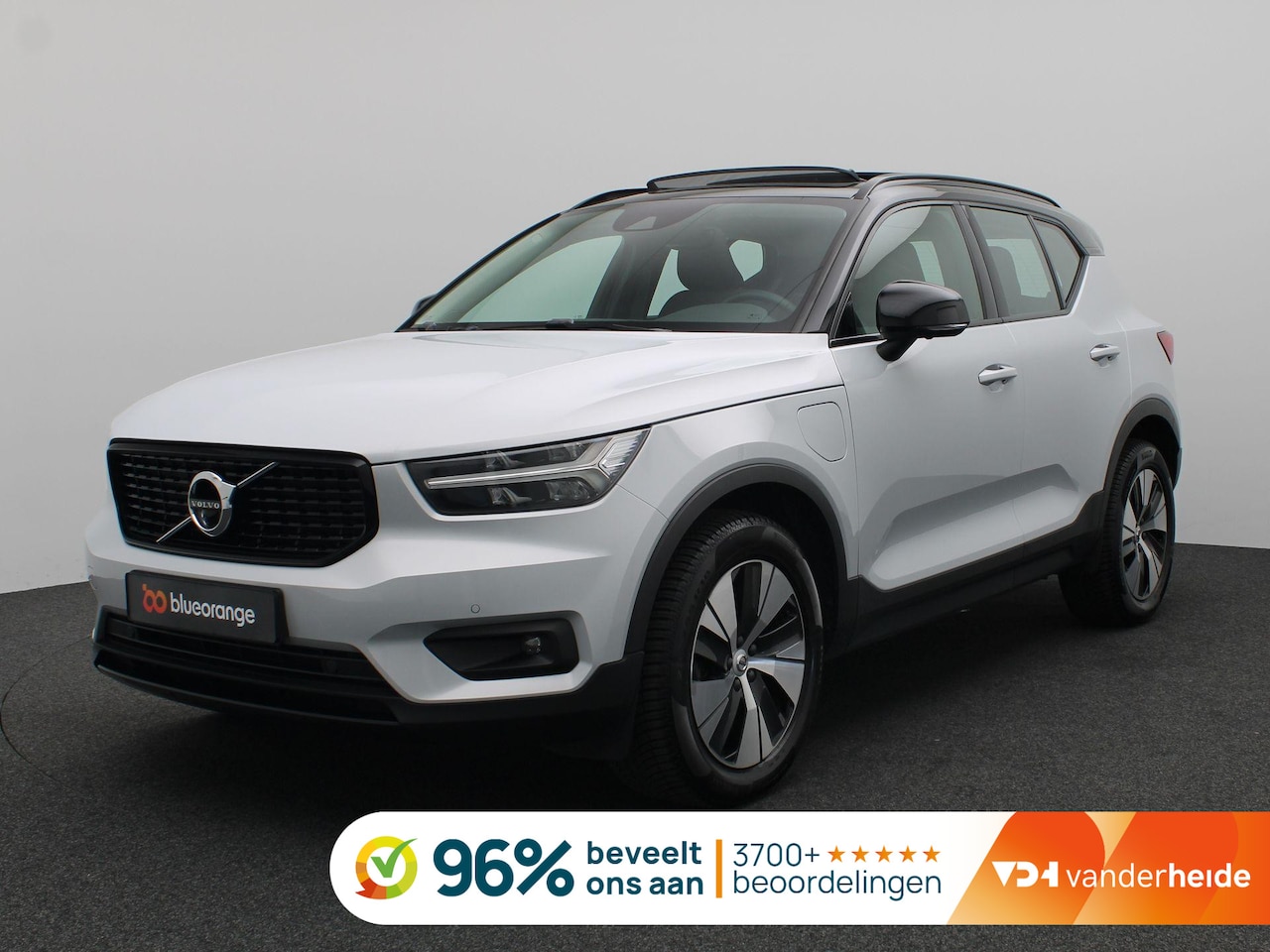 Volvo XC40 - 1.5 T4 Recharge R-Design Expression 211 PK Panorama Dak, Harman Kardon, 360 Camera, Elektr - AutoWereld.nl