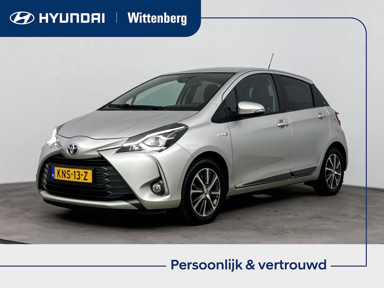 Toyota Yaris - 1.5 Hybrid Y20 Limited | Bi-Tone | Parkeersensoren achter | Navi | L.M. velgen | Cruise co - AutoWereld.nl