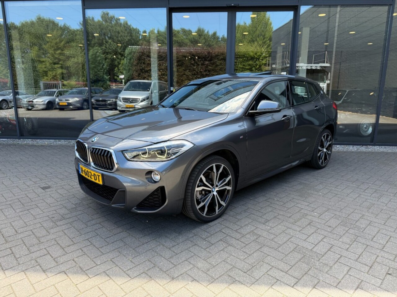BMW X2 - sDrive20i 192pk M-Sport,LED,Schuifdak,HUD,NaviPro,Stoelverw,Dealer OH,Clima,Cruise, - AutoWereld.nl