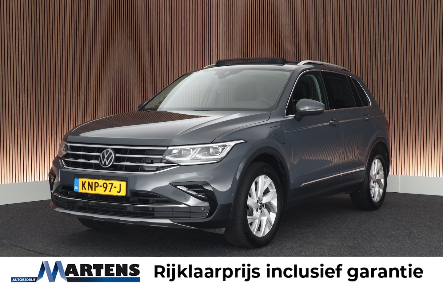 Volkswagen Tiguan - 1.4 TSI 245pk eHybrid Elegance Panoramadak Leder 360Camera HUD Memory Stoel+Stuurverw. Key - AutoWereld.nl