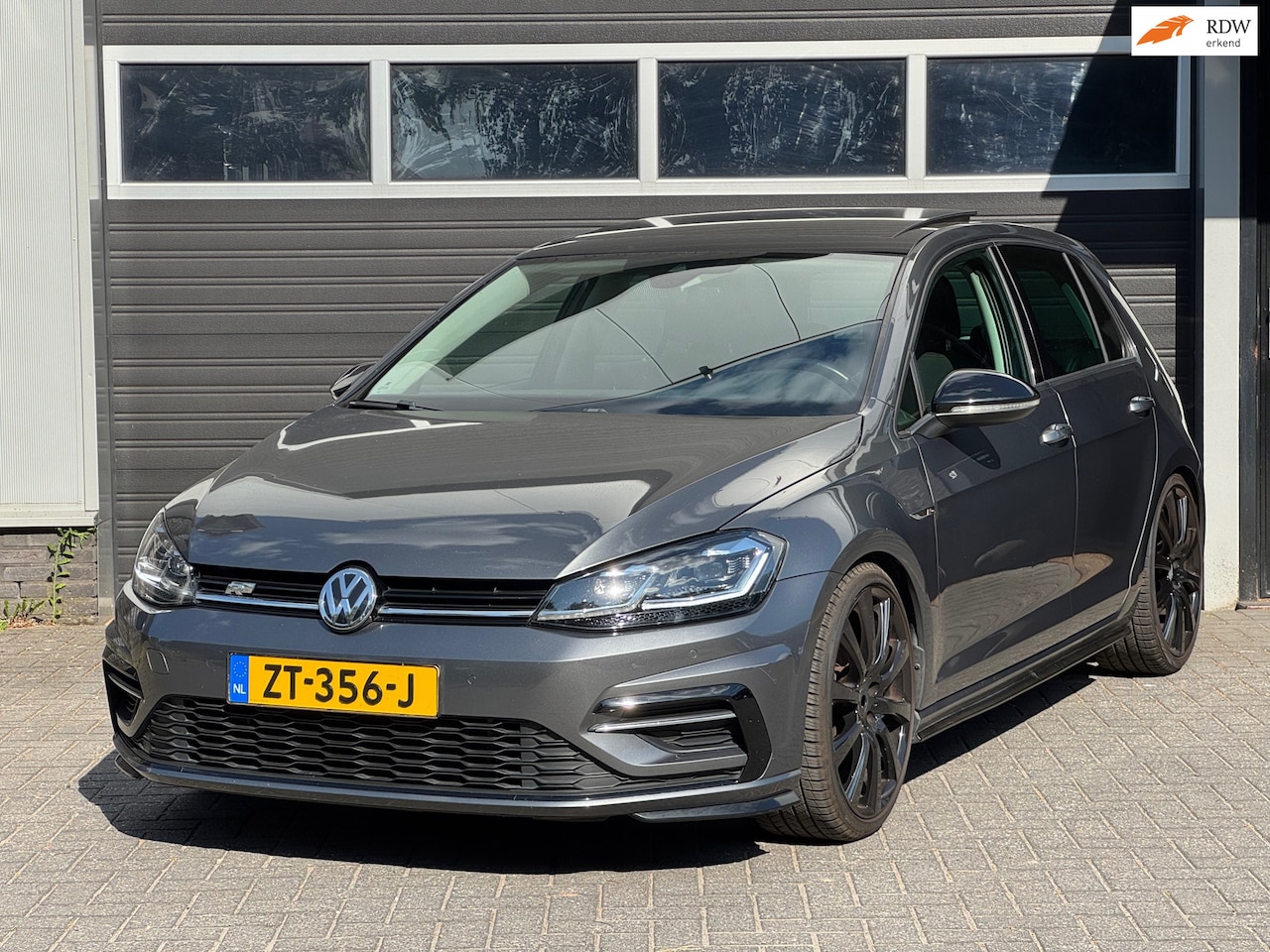 Volkswagen Golf - 1.4 TSI R-Line Navi, Pano, Camera, Adaptive Cruise, Stoel/Stuurverwarming - AutoWereld.nl