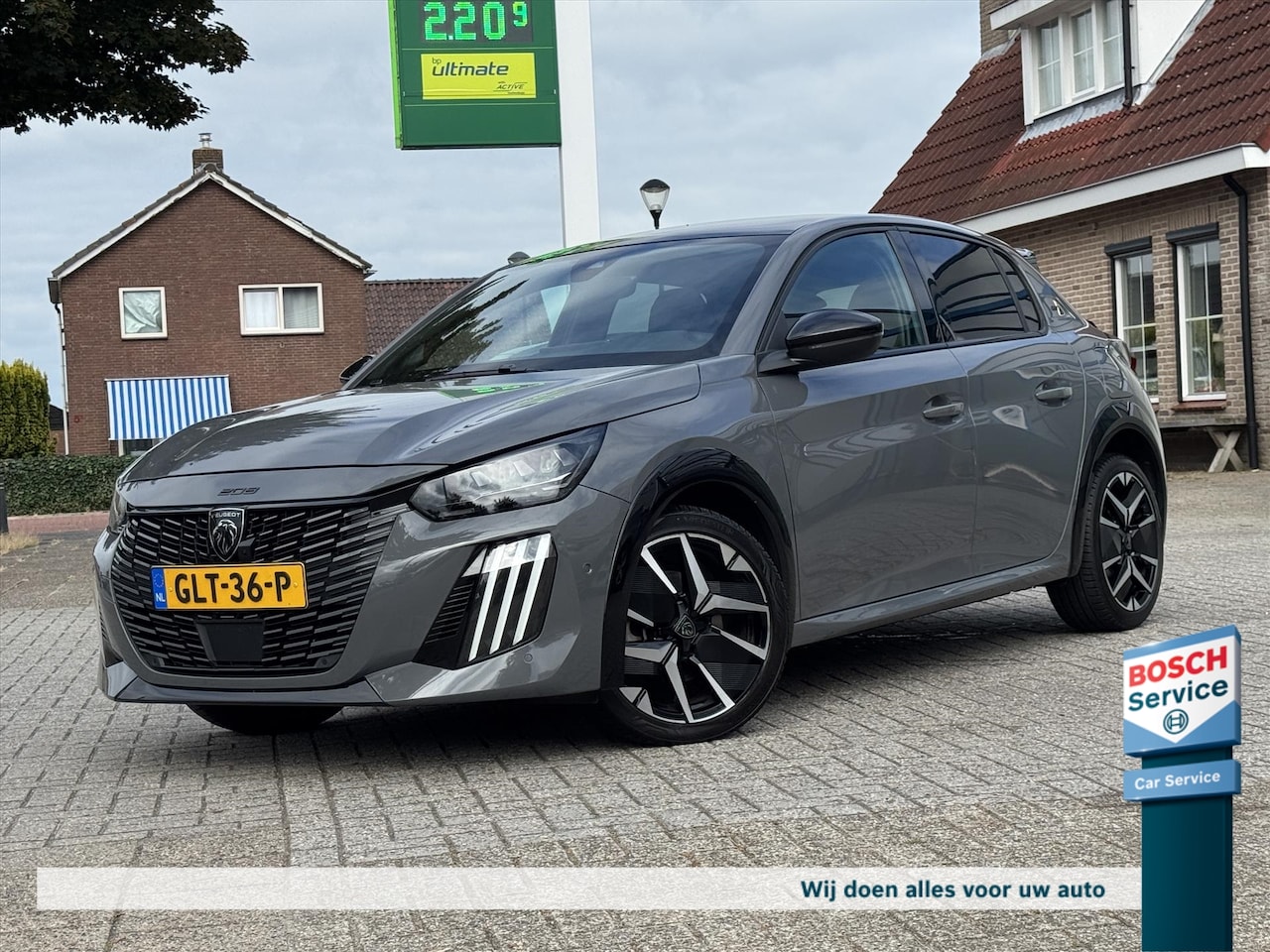 Peugeot 208 - 1.2 Hybrid 100 e-DCS6 GT / Panoramadak / Massage / Keyless / Camera / Stoelverw / Sfeer / - AutoWereld.nl