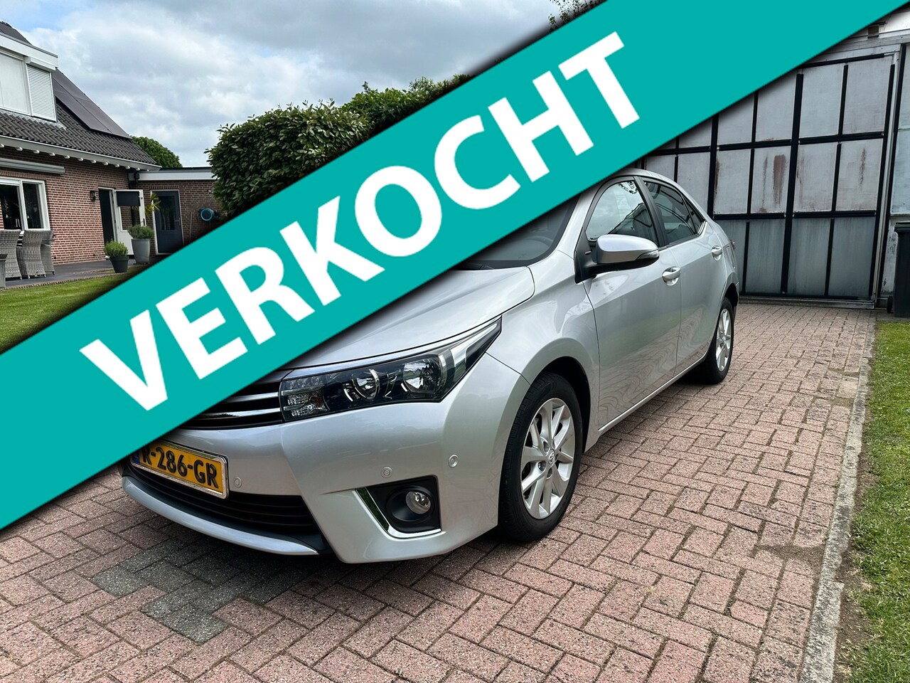 Toyota Corolla - Sedan Automaat Trekhaak - AutoWereld.nl