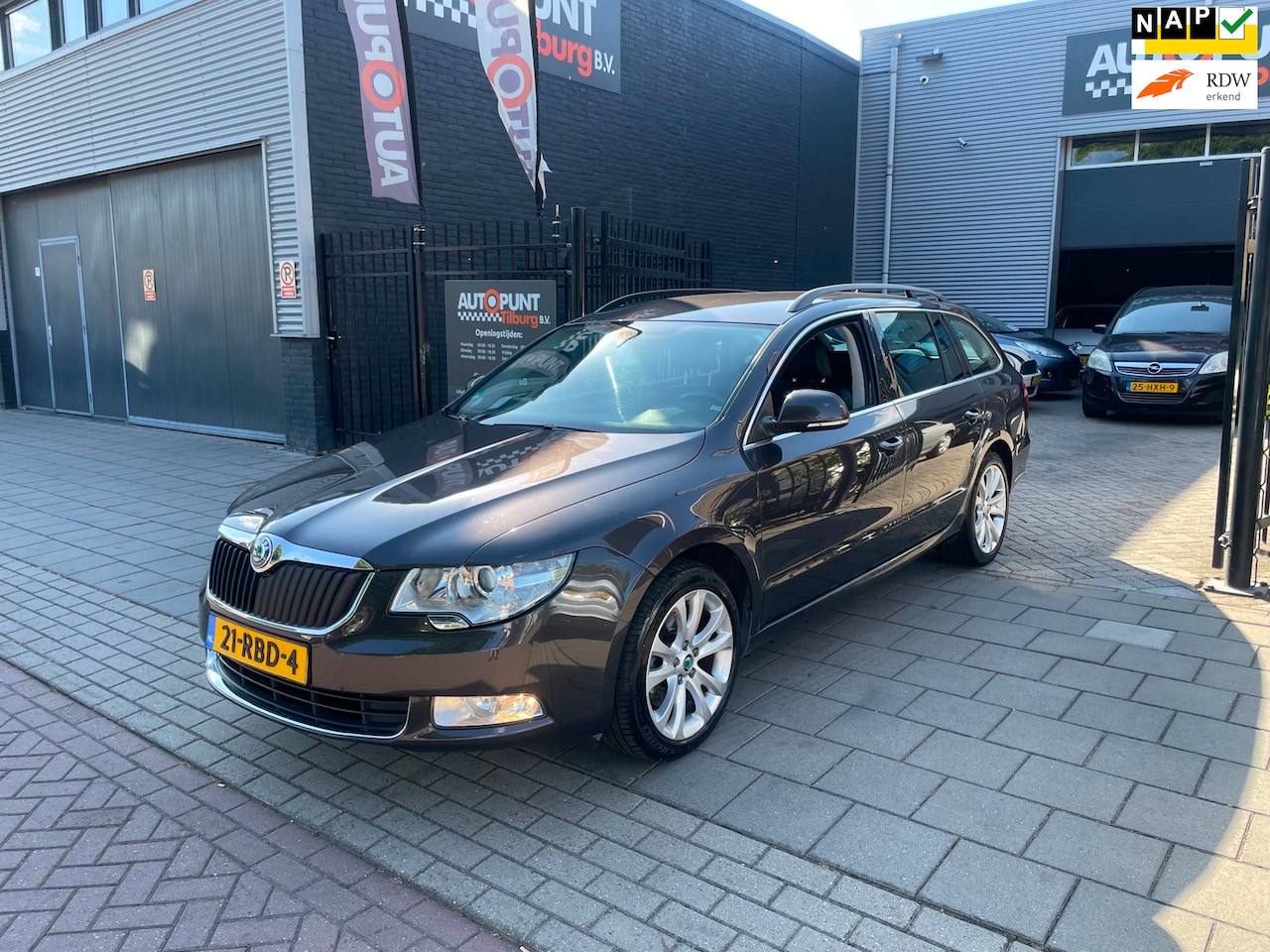 Skoda Superb Combi - 1.8 TSI Ambition 2e Eigenaar! Trekhaak Airco NAP APK - AutoWereld.nl
