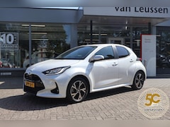 Toyota Yaris - 1.5 HYBRID 115 STYLE STOEL-STUUR VERW. DODEHOEK LED KOPLAMPEN KEYLESS PARK.SENSOREN V+A