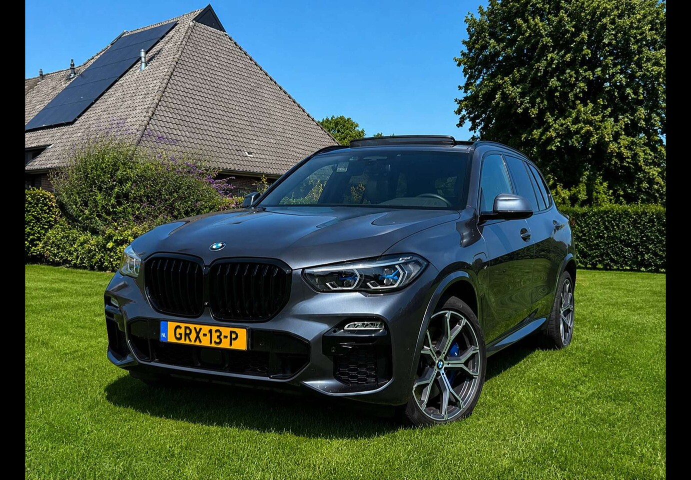 BMW X5 - 45e xDrive High Executive BMW X5 Garantie | M Sport | Artik grau | Bowers & Wilkins | Laserlight | 4-wielbesturing | - AutoWereld.nl