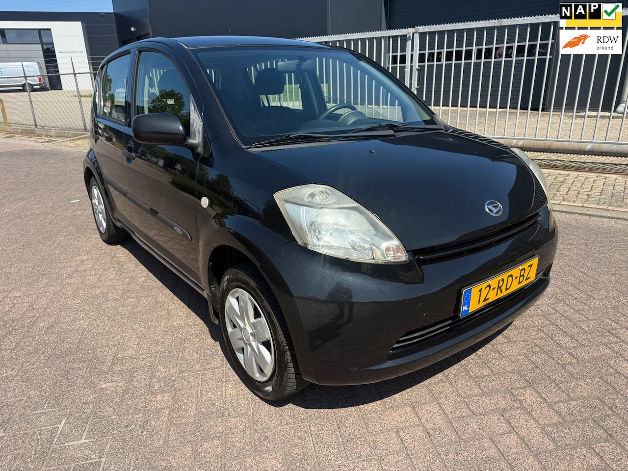 Daihatsu Sirion 2 - 1.3-16V Comfort **NIEUWE APK** AUTOMAAT** - AutoWereld.nl