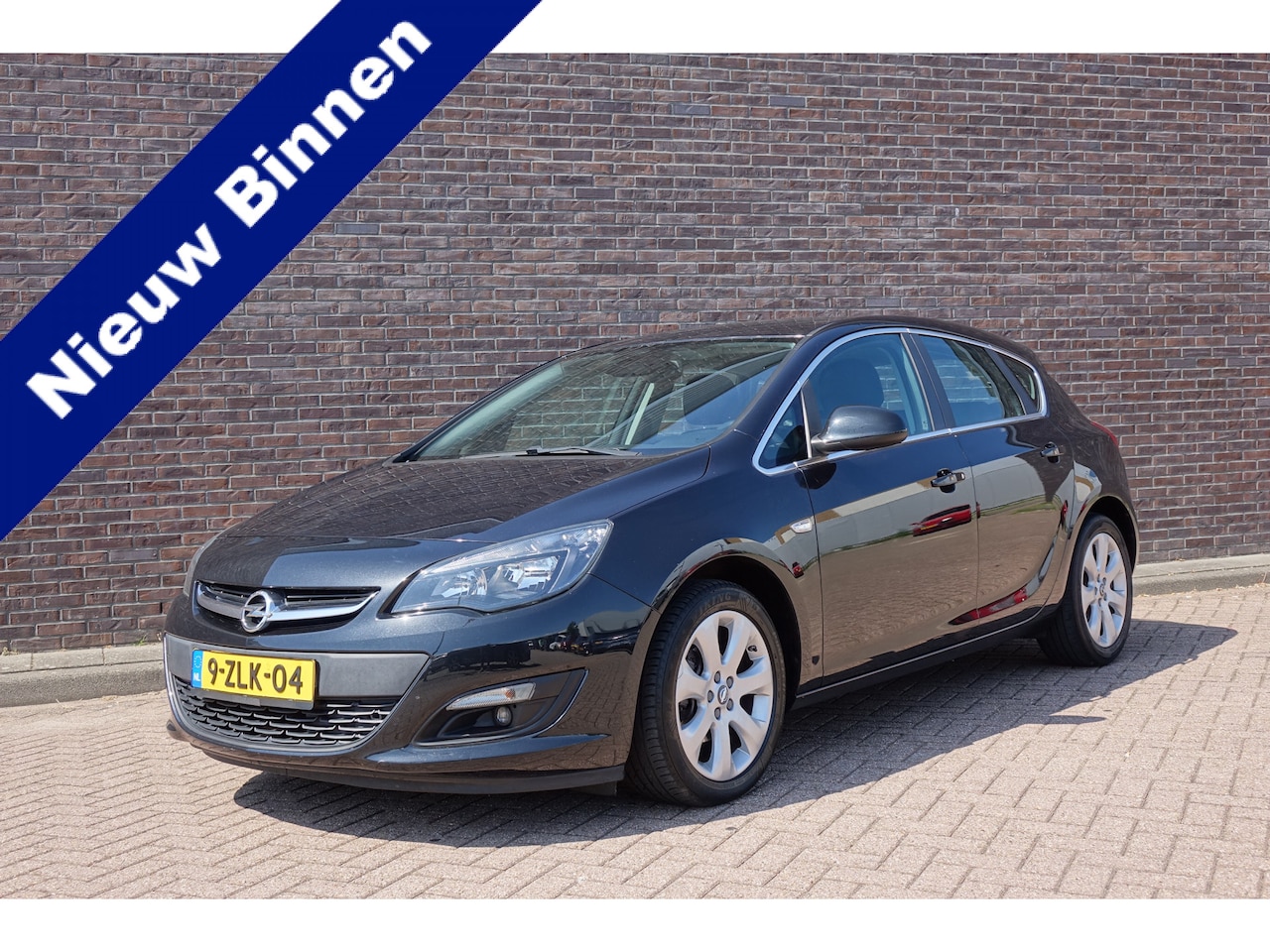 Opel Astra - 1.4 Turbo Blitz 1.4 Turbo Blitz, keurige auto, navigatie, sportvelgen, 5 deurs, zwart/zwart - AutoWereld.nl