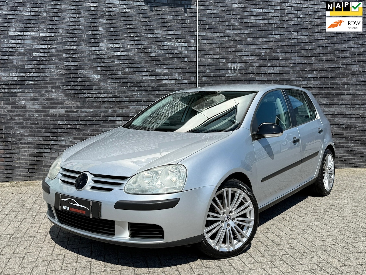 Volkswagen Golf - 1.6 FSI Turijn Cruise Control|Airco|Climate|Nieuwe APK|5DRS|Elekt ramen|Spiegel verwarming - AutoWereld.nl