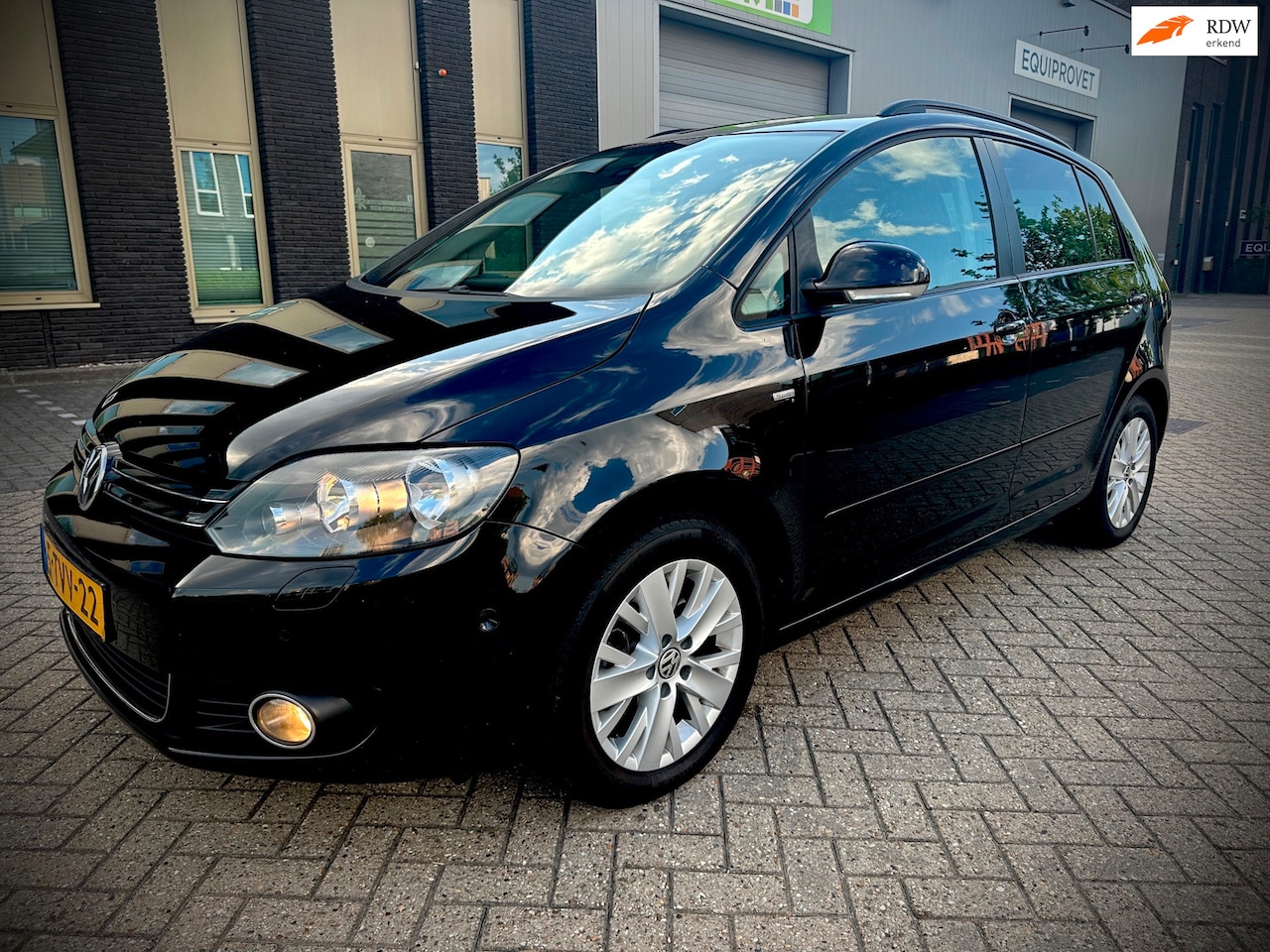 Volkswagen Golf Plus - 1.6 TDI Highline BlueMotion 1.6 TDI Highline BlueMotion, NIEUWSTAAT, EERSTE EIGENAAR, PERFECT ONDERHOUDEN - AutoWereld.nl